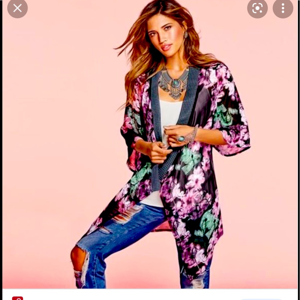 [MARK.] GO WITH THE FLORAL KIMONO